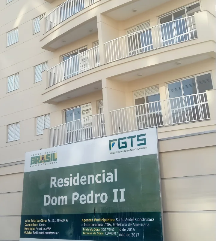 Fachada de empreendimento residencial com varandas